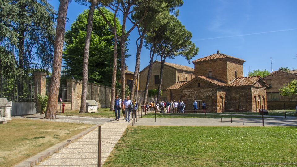 Ravenna: UNESCO Monuments and Mosaics Guided Tour - Galla Placidia’s starry dome: small room, huge feeling
