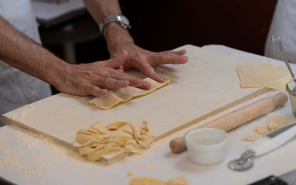 Rome: 3-in-1 Fettuccine, Ravioli, and Tiramisu Cooking Class - The meal moment: wine, limoncello, and eating your work