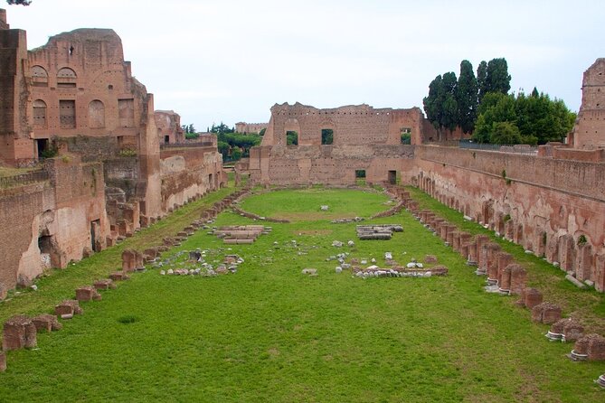 Rome: Colosseum Access with Official AI App & Arena Option - Palatine Hill: Views, Imperial Residences, and the Farnese Gardens