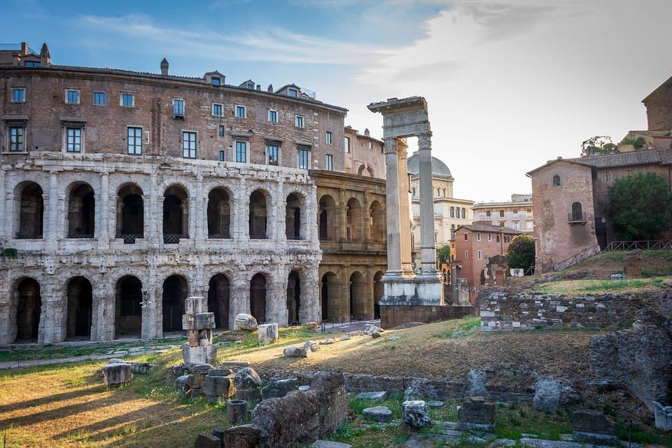 Rome: Colosseum, Forum, & Palatine Hill with Audio Guide - Palatine Hill: 40 meters up for the best Rome viewpoint