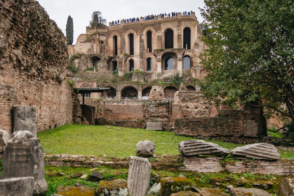 Rome: Colosseum, Palatine Hill & Roman Forum Guided Tour - Roman Forum: How the Center of Rome Became a Walkable Story