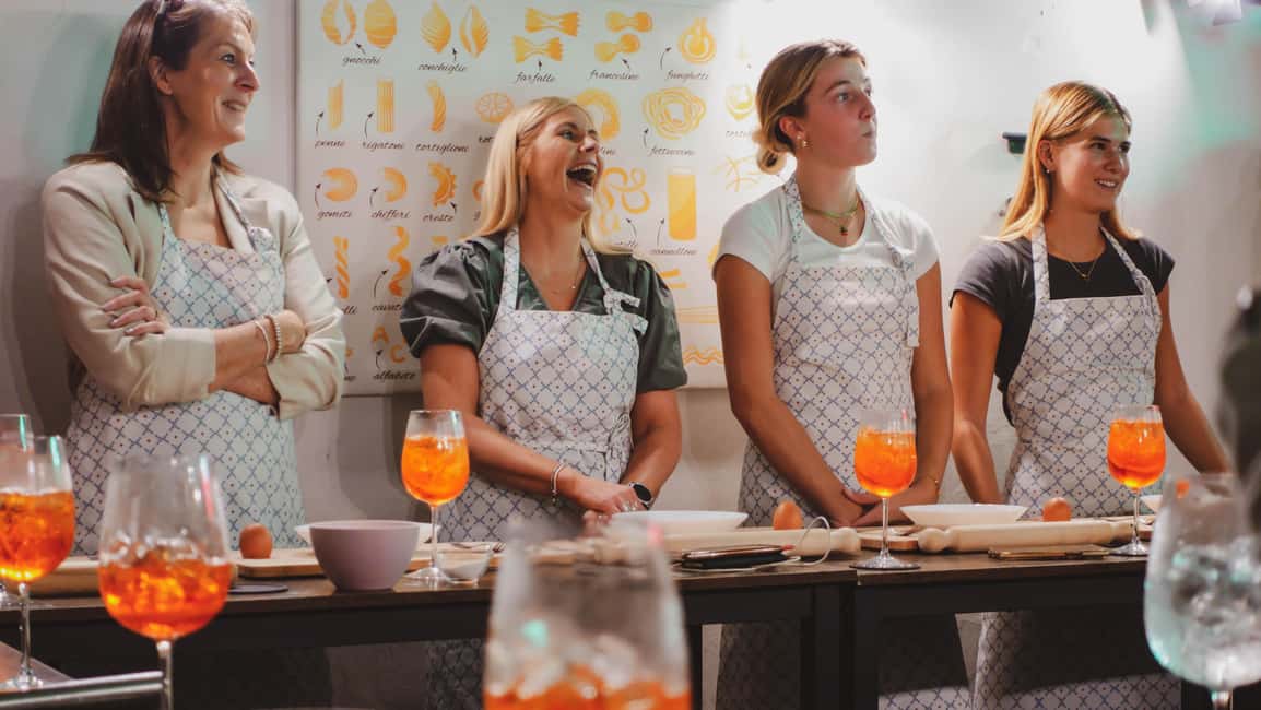 Rome: Traditional Pasta with Cocktails Cooking Class - Where you meet and how the 3 hours usually run