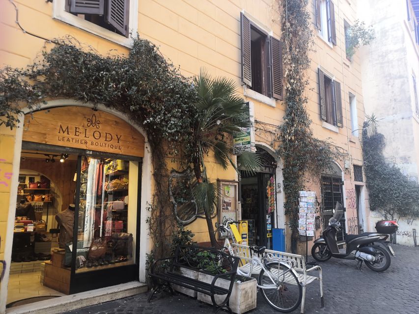 Rome: Trastevere & Campo de Fiori Street Food Walking Tour - Piazza Farnese, Ponte Sisto, and Piazza Trilussa: The Scenic Walk Breaks