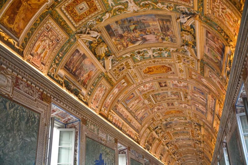 Rome: Vatican Museums, Sistine Chapel Tour & Basilica Access - Entering the museum flow: how the guide helps you see more