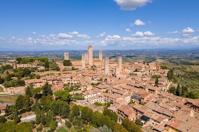 San Gimignano, Siena, Monteriggioni, Chianti Day Trip with Lunch & Wine Tasting - San Gimignano Town of Towers: Your Two-Hour Window to Roam