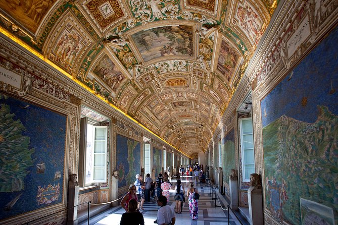Skip the Line Vatican, Sistine Chapel and Basilica Guided Tour - Sistine Chapel: seeing Michelangelo without losing the story