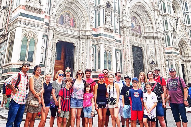 The Best tour in Florence: Renaissance & Medici Tales - guided by a STORYTELLER - The short outdoor stretch before Ponte Vecchio