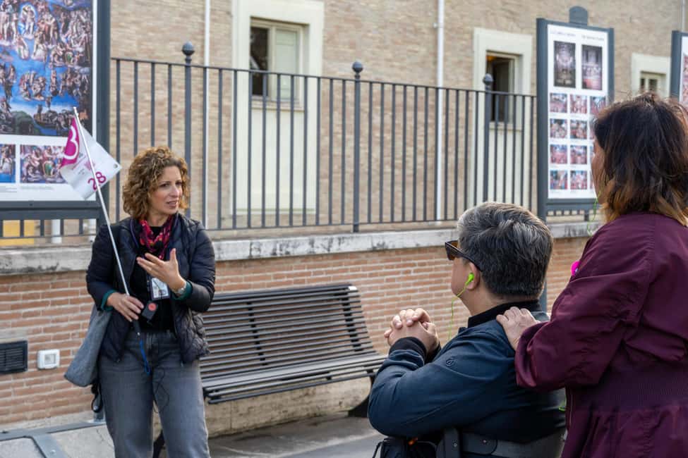 Vatican Museums & Sistine Chapel Skip-the-Ticket-Line Tour - Cortile del Belvedere: you start with the Vatican’s big visual stage