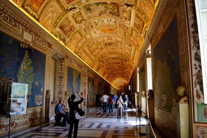 Vatican Museums Sistine Chapel Tour with access to St Peter - Vatican Museums + Sistine Chapel + St Peter: the smart one-day arc