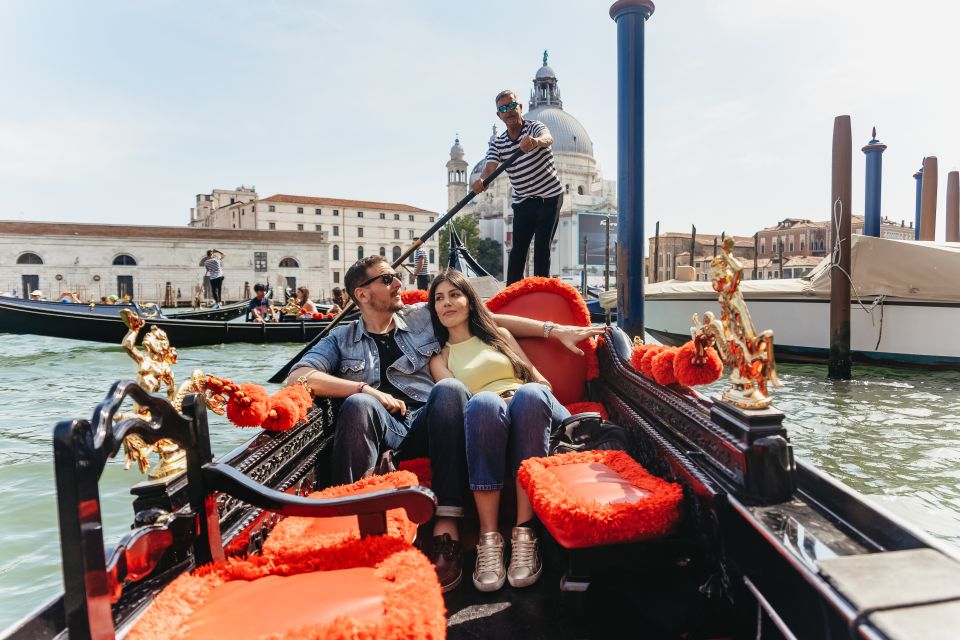 Venice: Grand Canal Gondola Ride with App Commentary - Meeting Near St. Mark’s: The Quick Walk Briefing and What You Learn Up Front