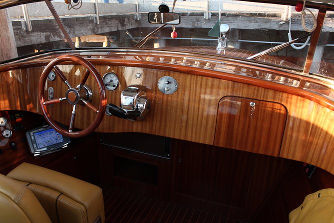 Venice Marco Polo Airport Link Arrival Transfer - Luggage rules and comfort on a compact Venice boat