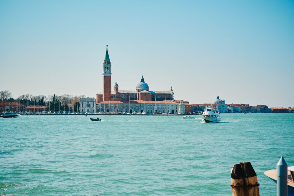 Venice: Murano & Burano Panoramic Boat Tour w/ Glassblowing - Burano’s colorful houses and lace world: where the walking is worth it