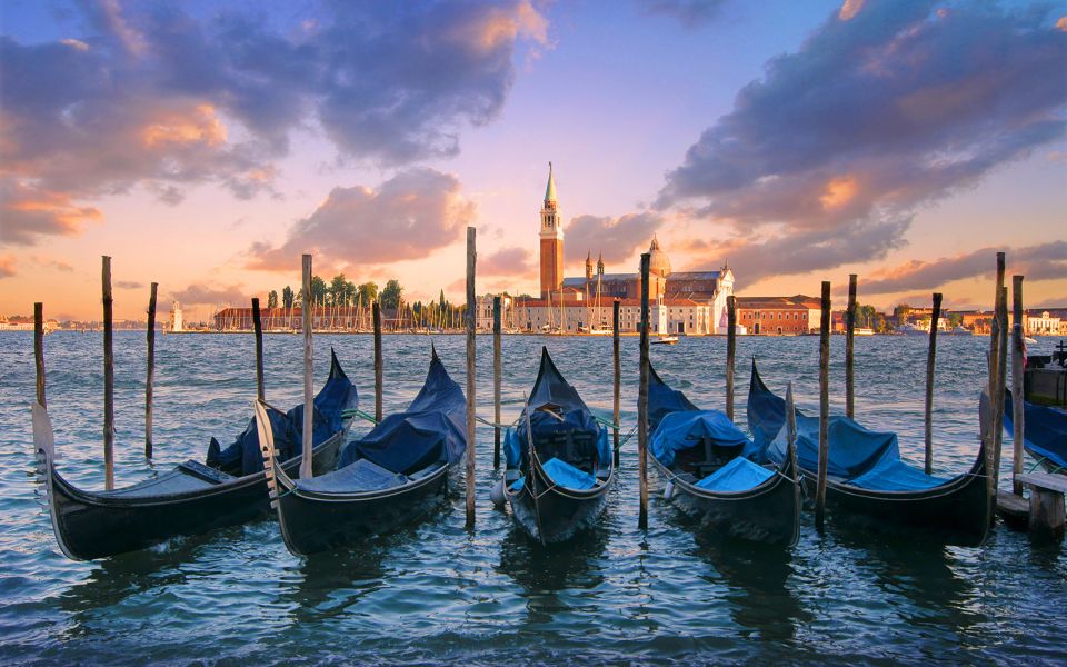 Venice: Private Gondola Cruise for up to 5 Passengers - What’s included, and what you’re not paying for