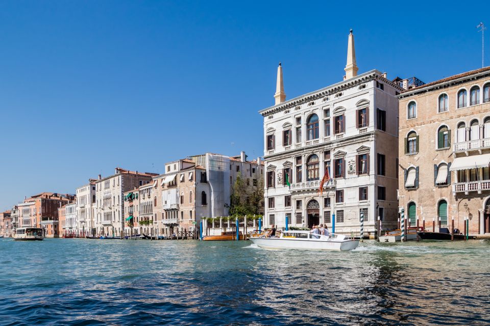 Venice: Shared Gondola Ride Across the Grand Canal - How the Gondolier Style Changes Your Experience (And What to Expect)