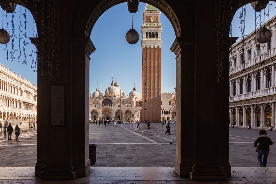 Venice: St Mark's Basilica, Doge Palace, & Bell Tower Option - The History Gallery VR option: how the tech helps when you’re standing in old rooms