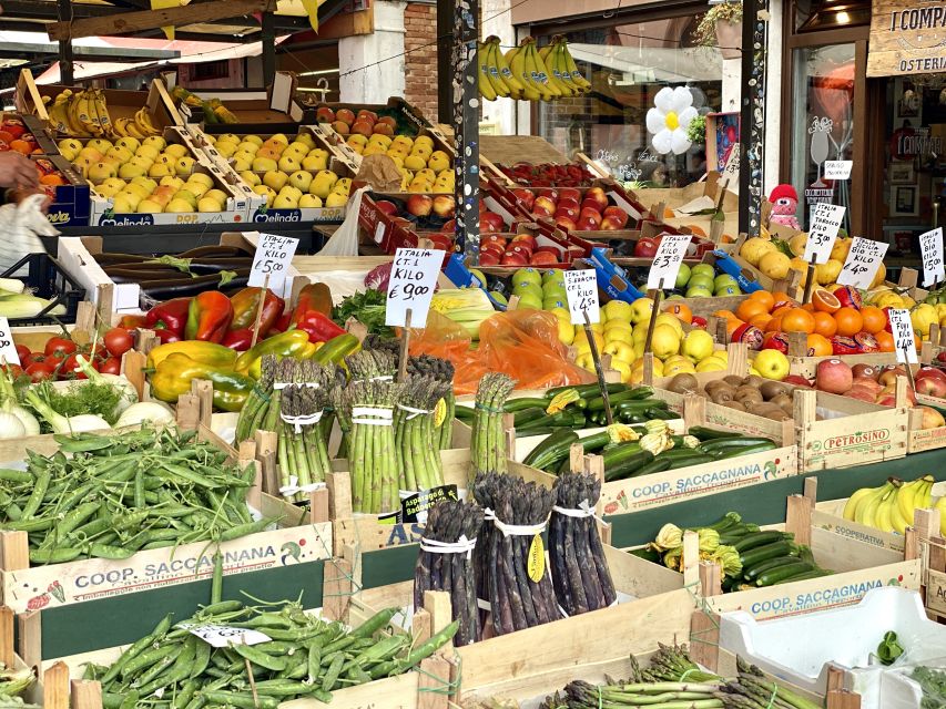 Venice: Street Food Tour with a Local Guide and Tastings - Your First 10 Minutes: San Bartolomio and the Rialto Direction