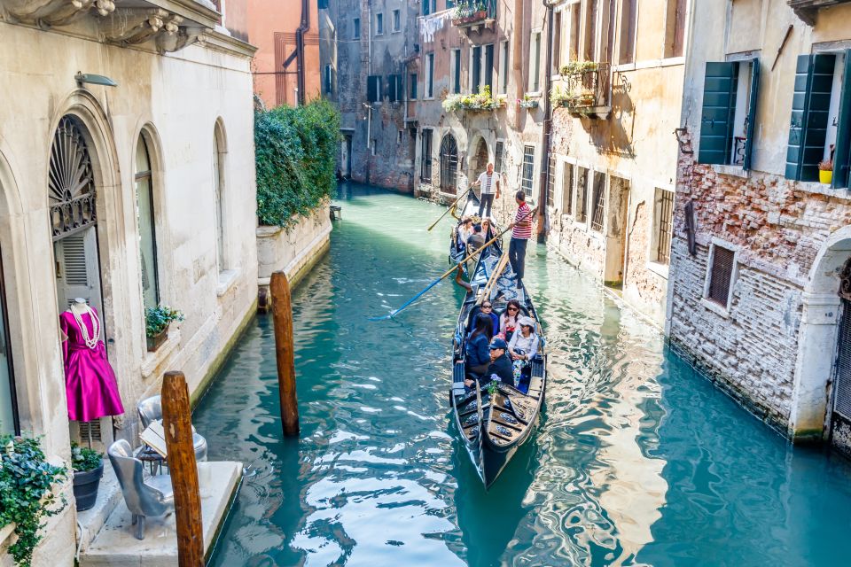 Venice: Traditional Shared Gondola Ride - The 30 Minutes Route: Small Canals, Bridge of Sighs, Then Grand Canal