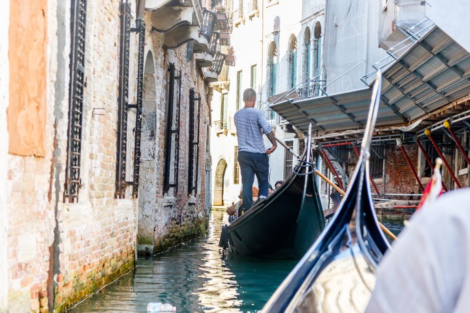 Venice: Traditional Shared Gondola Ride - Spot the Views: Palaces, Bridges, and the Salute Church