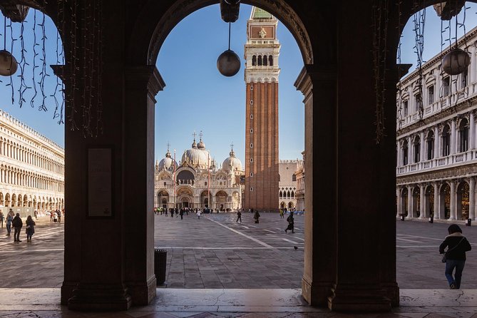 Venice's Best: Basilica, Doge's Palace, Gondola & History Gallery - Small-group pacing: how to enjoy it and avoid the common headaches